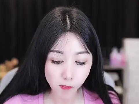 Nuyoah-77 online show from 10, 9, 2025