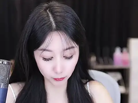 Nuyoah-77 online show from 13, 9, 2025