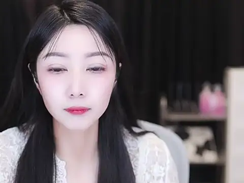 Nuyoah-77 online show from 11, 10, 2025