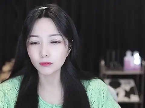 Nuyoah-77 online show from 26, 2, 2026