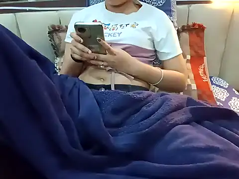 Snapshot of GoldnessAishu chatting on 4, 12, 2024 GoldnessAishu online show from 4, 12, 2024