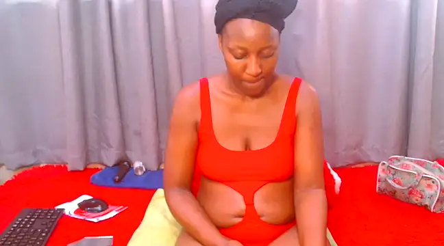 Snapshot of SexyCamilaxx chatting on 14, 2, 2025 SexyCamilaxx online show from 14, 2, 2025