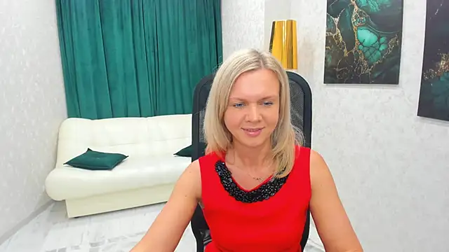 AgathaKlouin online show from 2, 2, 2025