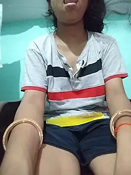 Snapshot of Hotty-Divya chatting on 2, 7, 2026 Hotty-Divya online show from 2, 7, 2026