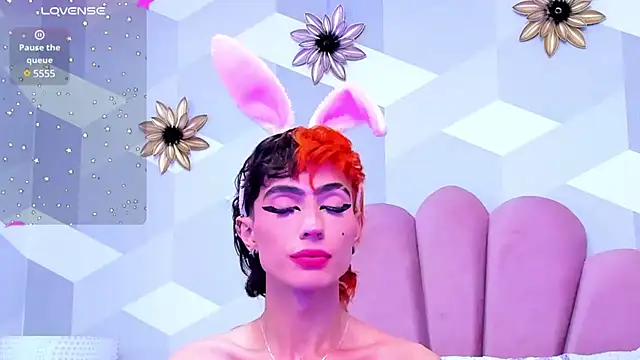 Snapshot of KylieMonnett chatting on 17, 2, 2025 KylieMonnett online show from 17, 2, 2025