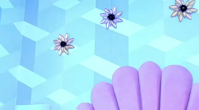 Snapshot of KylieMonnett chatting on 7, 3, 2025 KylieMonnett online show from 7, 3, 2025