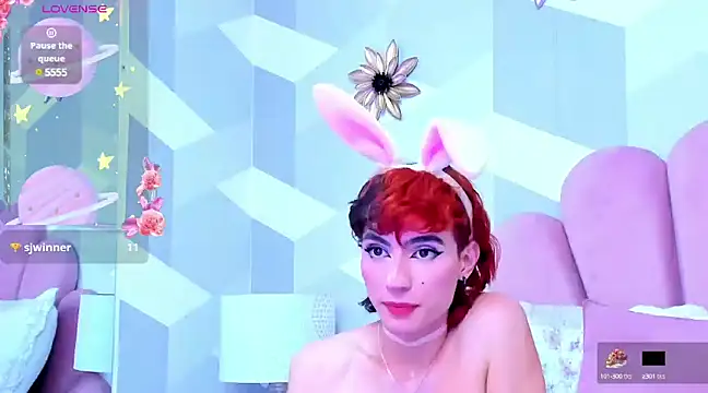 Snapshot of KylieMonnett chatting on 10, 3, 2025 KylieMonnett online show from 10, 3, 2025