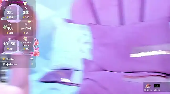 Snapshot of KylieMonnett chatting on 10, 3, 2025 KylieMonnett online show from 10, 3, 2025