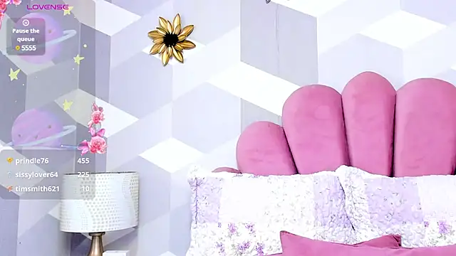 Snapshot of KylieMonnett chatting on 21, 3, 2025 KylieMonnett online show from 21, 3, 2025