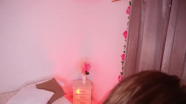 Alondrasparrow2 online show from 27, 2, 2025