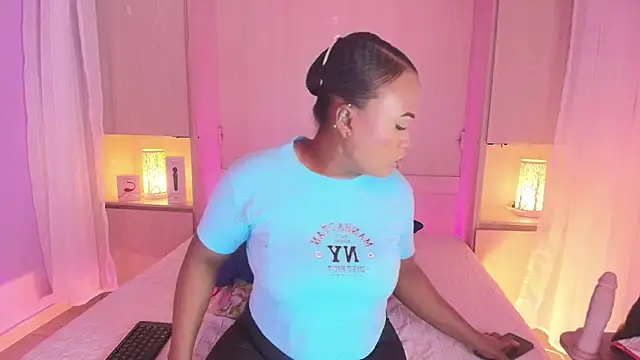 EmilyyStuart online show from 8, 2, 2025