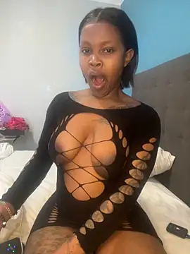 Snapshot of InkLady444 chatting on 23, 11, 2025 InkLady444 online show from 23, 11, 2025