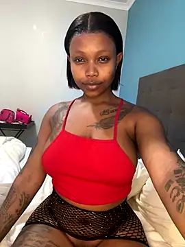 Snapshot of InkLady444 chatting on 27, 11, 2025 InkLady444 online show from 27, 11, 2025