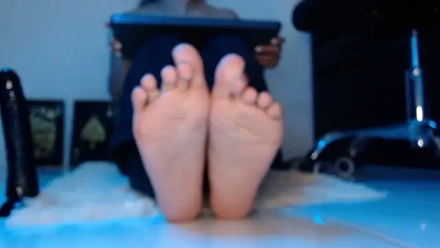 Snapshot of latinfeet-qos chatting on 3, 12, 2024 latinfeet-qos online show from 3, 12, 2024