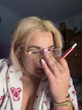 Snapshot of Leya__Droit chatting on 21, 2, 2026 Leya Droit online show from 21, 2, 2026
