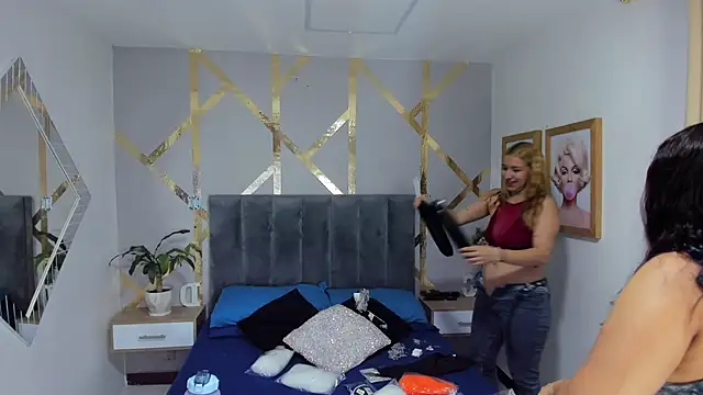 Snapshot of Caroliine_Torres chatting on 8, 10, 2025 Caroliine Torres online show from 8, 10, 2025
