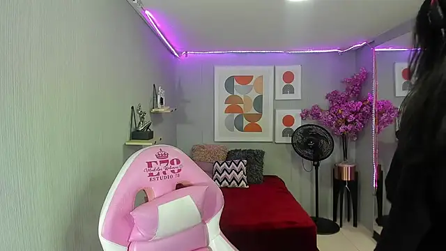 Snapshot of Dafne_huges chatting on 11, 2, 2025 Dafne huges online show from 11, 2, 2025