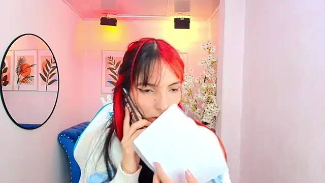 Snapshot of Dafne_huges chatting on 11, 9, 2025 Dafne huges online show from 11, 9, 2025