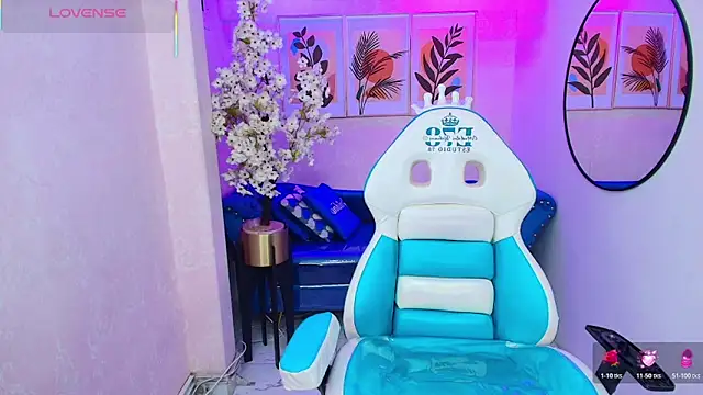 Snapshot of Dafne_huges chatting on 17, 10, 2025 Dafne huges online show from 17, 10, 2025