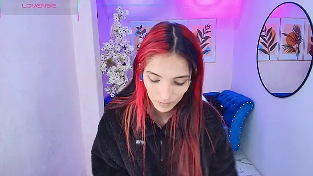 Snapshot of Dafne_huges chatting on 18, 10, 2025 Dafne huges online show from 18, 10, 2025