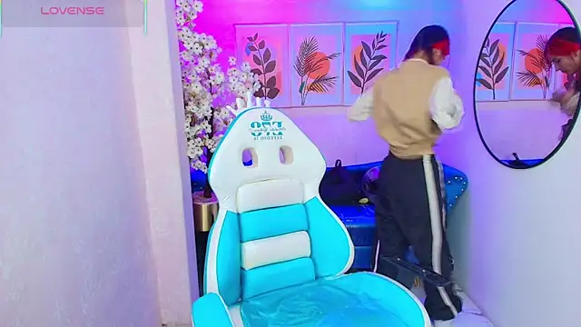 Snapshot of Dafne_huges chatting on 23, 10, 2025 Dafne huges online show from 23, 10, 2025