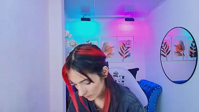 Snapshot of Dafne_huges chatting on 28, 10, 2025 Dafne huges online show from 28, 10, 2025