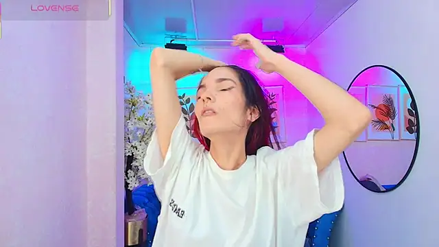 Snapshot of Dafne_huges chatting on 5, 11, 2025 Dafne huges online show from 5, 11, 2025