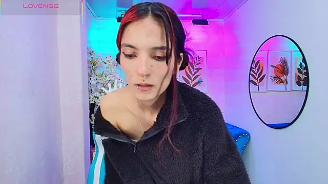 Snapshot of Dafne_huges chatting on 11, 11, 2025 Dafne huges online show from 11, 11, 2025