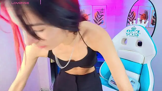 Snapshot of Dafne_huges chatting on 18, 11, 2025 Dafne huges online show from 18, 11, 2025