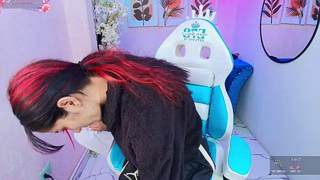 Snapshot of Dafne_huges chatting on 19, 11, 2025 Dafne huges online show from 19, 11, 2025