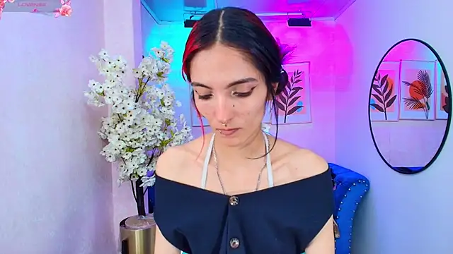 Snapshot of Dafne_huges chatting on 22, 11, 2025 Dafne huges online show from 22, 11, 2025