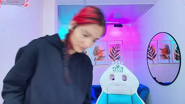 Snapshot of Dafne_huges chatting on 24, 11, 2025 Dafne huges online show from 24, 11, 2025