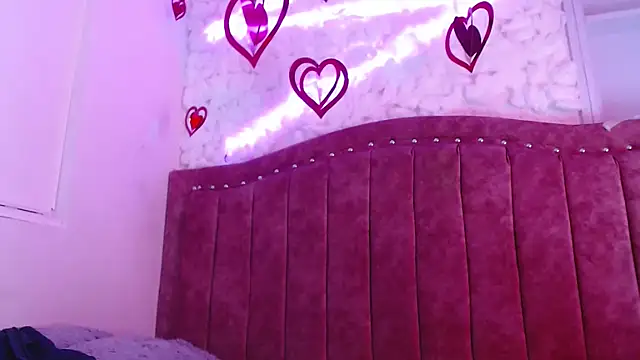 SarahStones online show from 15, 2, 2025