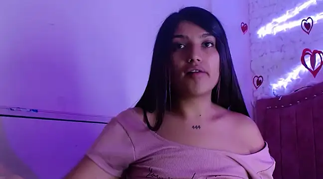 SarahStones online show from 10, 3, 2025