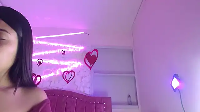 SarahStones online show from 12, 3, 2025