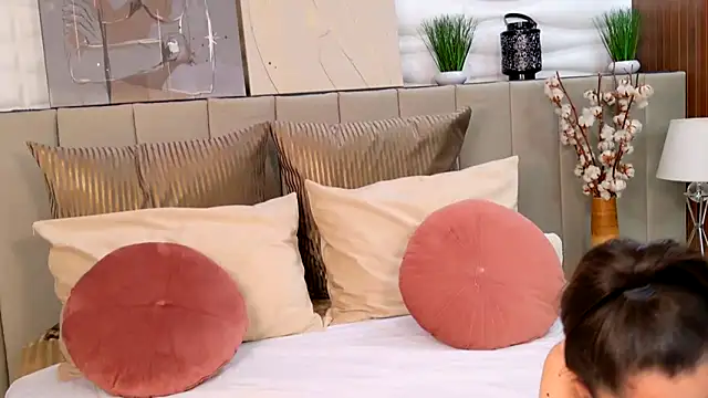 AvaLanne  online show from 16, 1, 2025