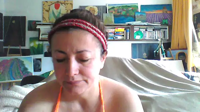 Snapshot of MariaAnaSunshine chatting on 9, 10, 2025 MariaAnaSunshine online show from 9, 10, 2025