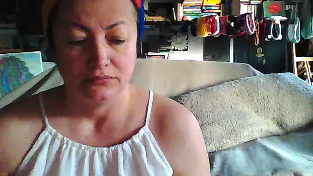 Snapshot of MariaAnaSunshine chatting on 2, 12, 2025 MariaAnaSunshine online show from 2, 12, 2025