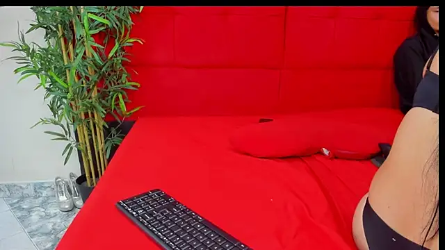 elena and derek online show from 15, 12, 2024