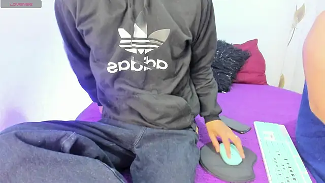 elena and derek online show from 29, 12, 2024