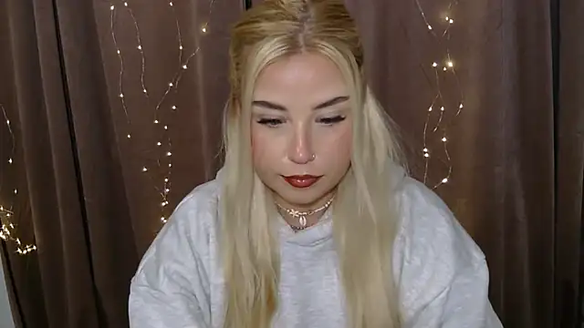 KristyHoney online show from 6, 1, 2025