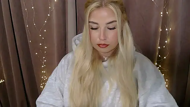 KristyHoney online show from 6, 1, 2025