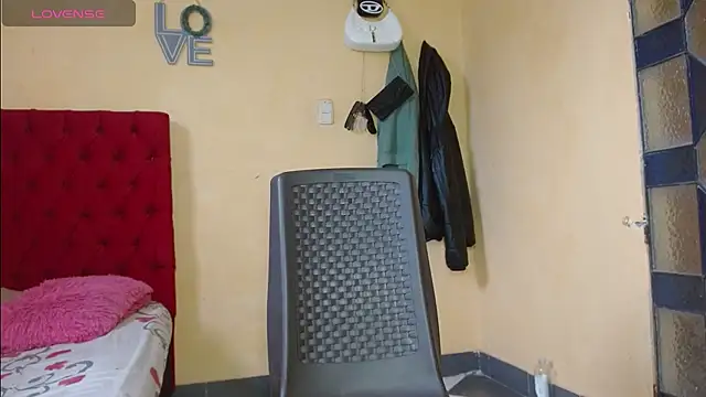 Snapshot of cristinamontiel chatting on 7, 1, 2025 cristinamontiel online show from 7, 1, 2025