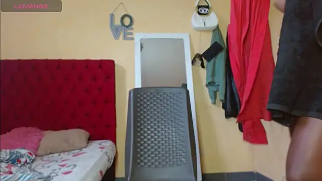 Snapshot of cristinamontiel chatting on 8, 1, 2025 cristinamontiel online show from 8, 1, 2025