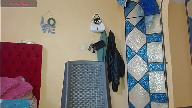 Snapshot of cristinamontiel chatting on 2, 2, 2025 cristinamontiel online show from 2, 2, 2025