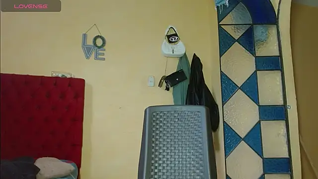 Snapshot of cristinamontiel chatting on 4, 2, 2025 cristinamontiel online show from 4, 2, 2025