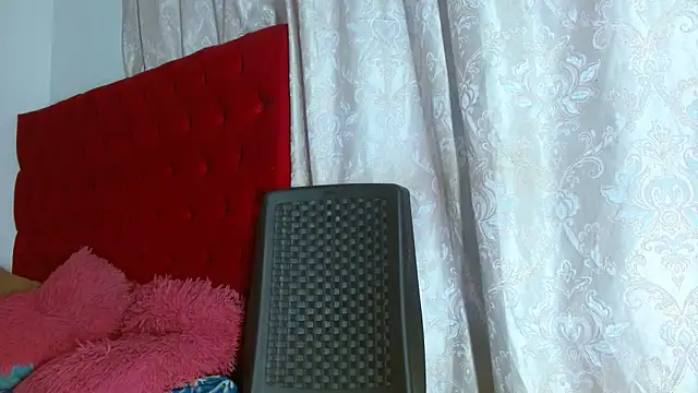 Snapshot of cristinamontiel chatting on 7, 10, 2025 cristinamontiel online show from 7, 10, 2025