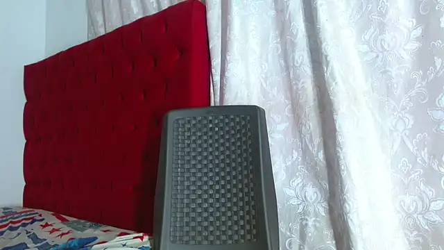 Snapshot of cristinamontiel chatting on 13, 11, 2025 cristinamontiel online show from 13, 11, 2025