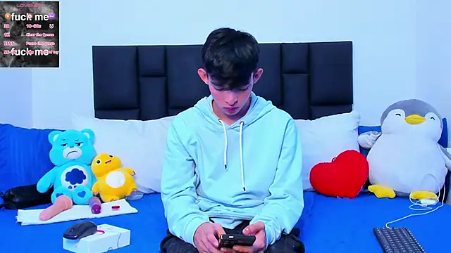 Tonny twink  online show from 8, 3, 2025