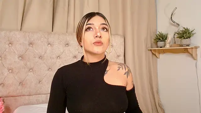 ashleyvalirya online show from 7, 3, 2025